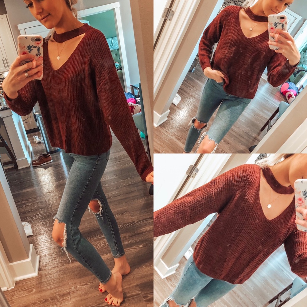 Maroon sweater